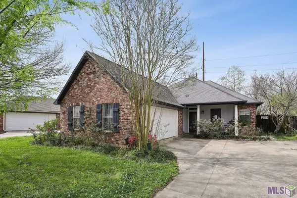 17197 Chenier Dr, Prairieville, LA 70769