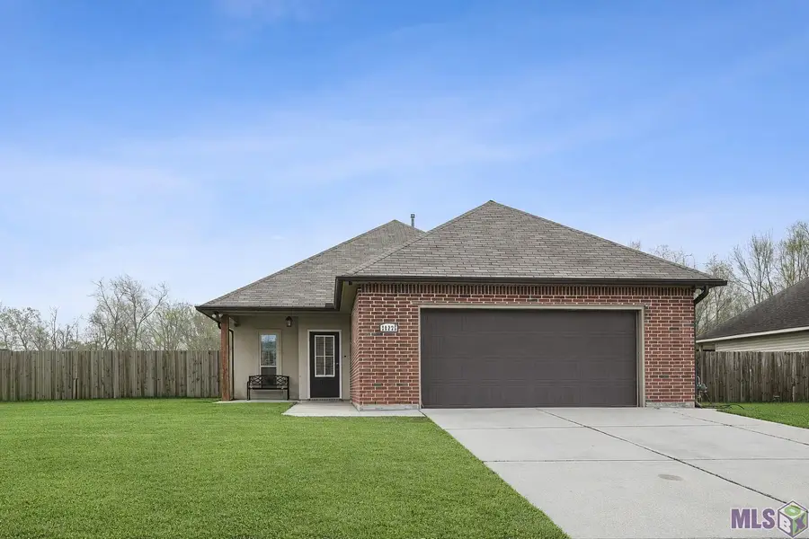 38235 Dolphin Ct, Gonzales, LA 70737 - #2