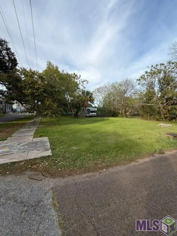 5301 Royal St, New Orleans, LA 70117