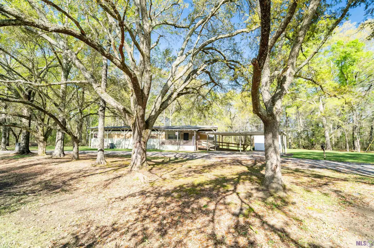 10657 Peairs Rd, Zachary, LA 70791 - #1