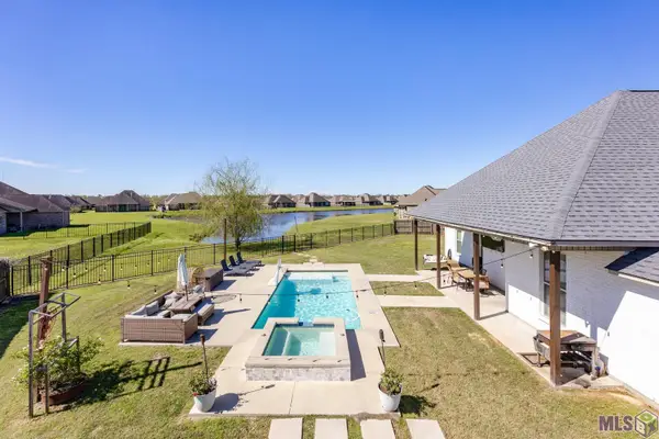 4180 Bayou Plantation Dr, Addis, LA 70710