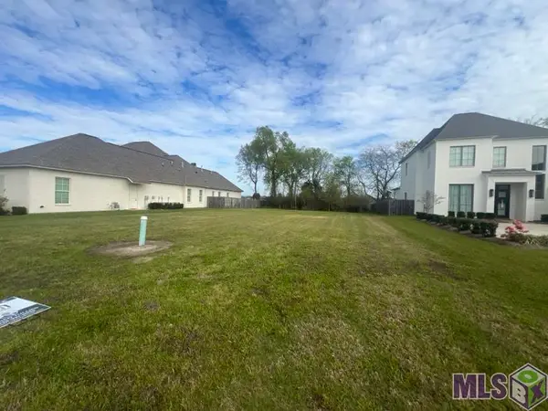 2066 Tiger Crossing Dr, Baton Rouge, LA 70810