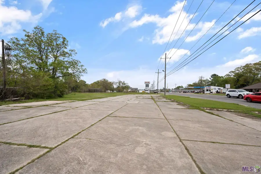 1419 Florida Avenue Sw, Denham Springs, LA 70726 - #3