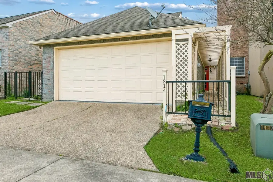 1314 Lake Pointe Ave, Zachary, LA 70791 - #2
