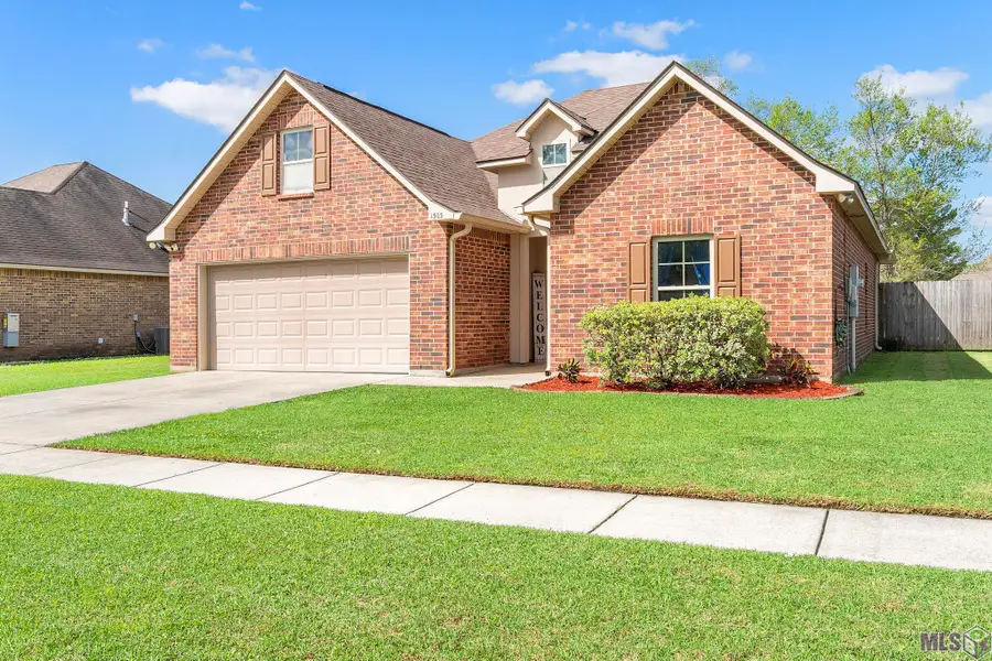 1303 S Sanctuary Ave, Gonzales, LA 70737 - #2