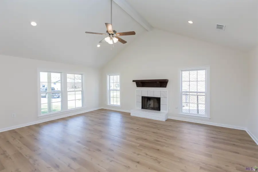 1553 W Fairview Dr, Baton Rouge, LA 70816 - #2
