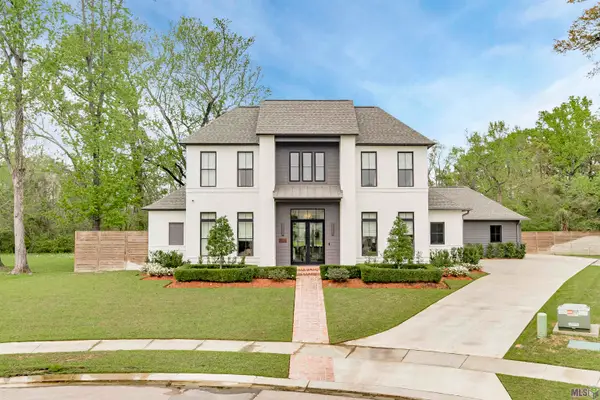 8126 Oakridge Dr, Baton Rouge, LA 70810