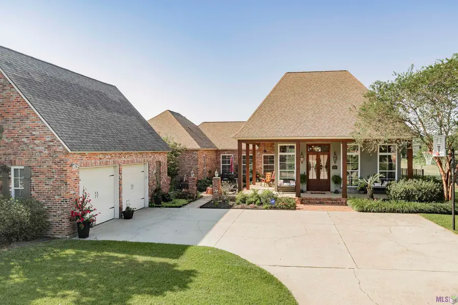 2402 S Turnberry Ave, Zachary, LA 70791 - #3