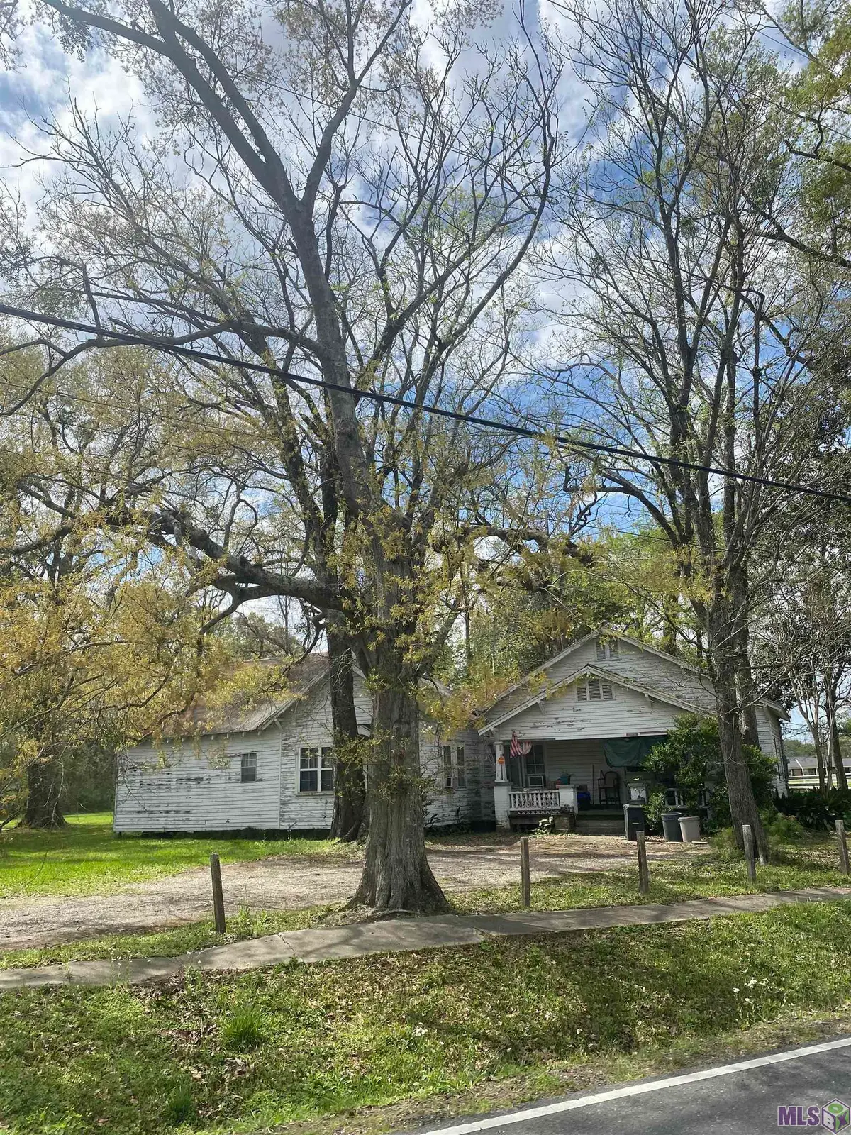 515 W Main St, Gonzales, LA 70737 - #1