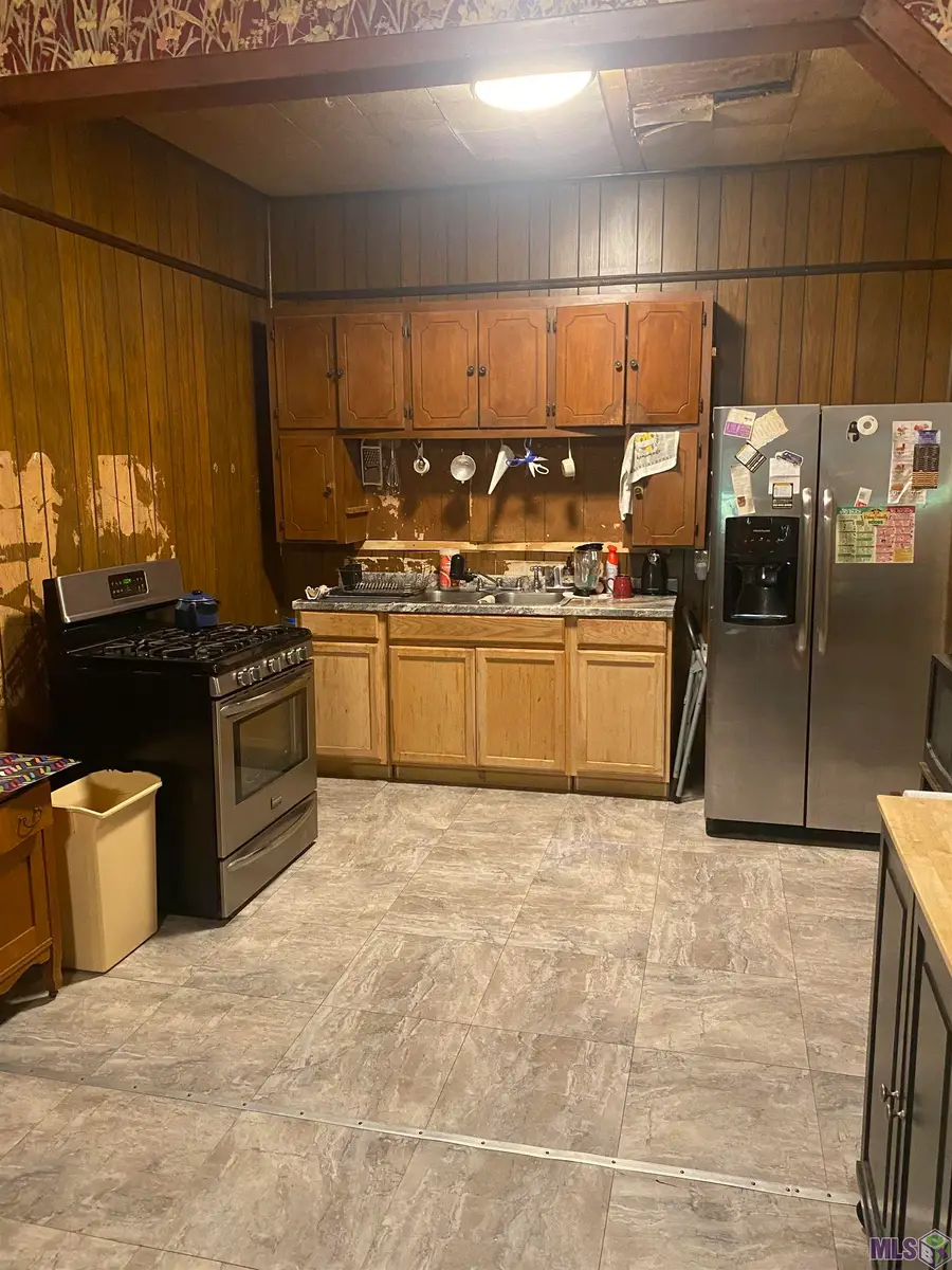 515 W Main St, Gonzales, LA 70737 - #3