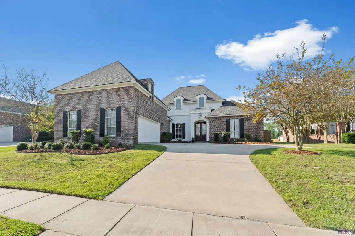 14532 Oak Path Dr, Prairieville, LA 70769 - #1