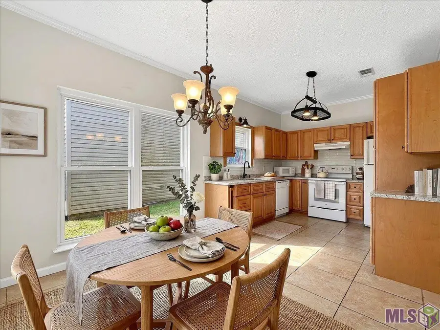 7111 Point Avery Dr, Baton Rouge, LA 70817 - #2