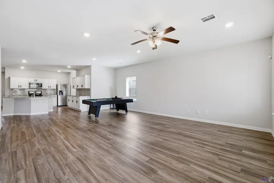 34273 Garnet Lake Dr, Walker, LA 70785 - #2