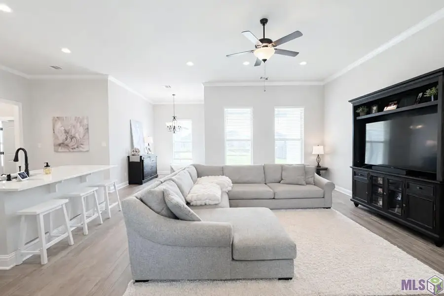 9994 Stratford Dr, Denham Springs, LA 70726 - #3