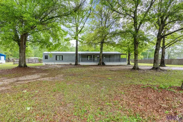 26800 Kelli Dr, Denham Springs, LA 70726