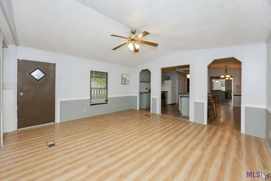 26800 Kelli Dr, Denham Springs, LA 70726 - #3