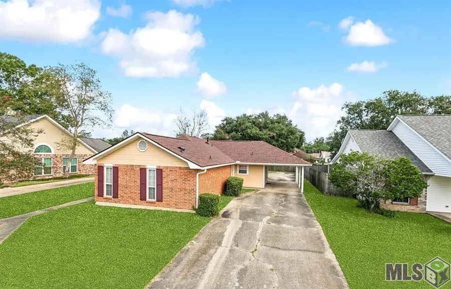15337 Woodlore Dr, Baton Rouge, LA 70816 - #2
