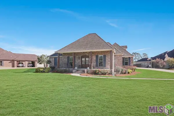 11090 Toria Ln, St. Amant, LA 70774