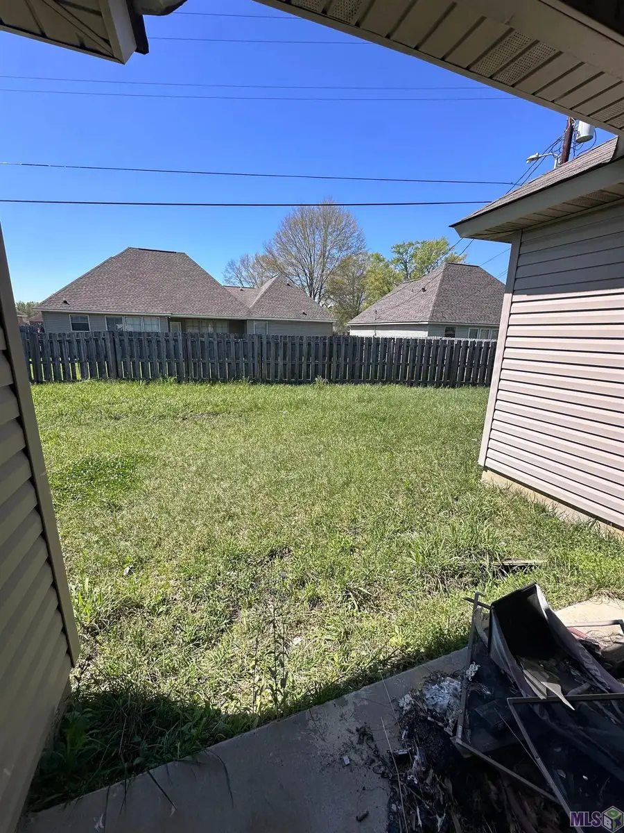 18235 Martha Dr, Zachary, LA 70791 - #2
