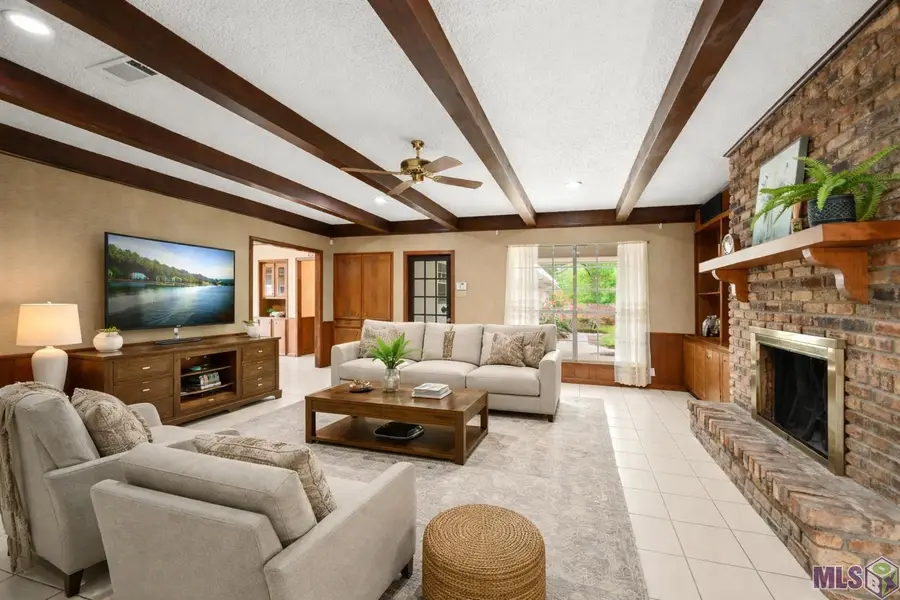12101 Lake Ladare Ave, Baton Rouge, LA 70816 - #2