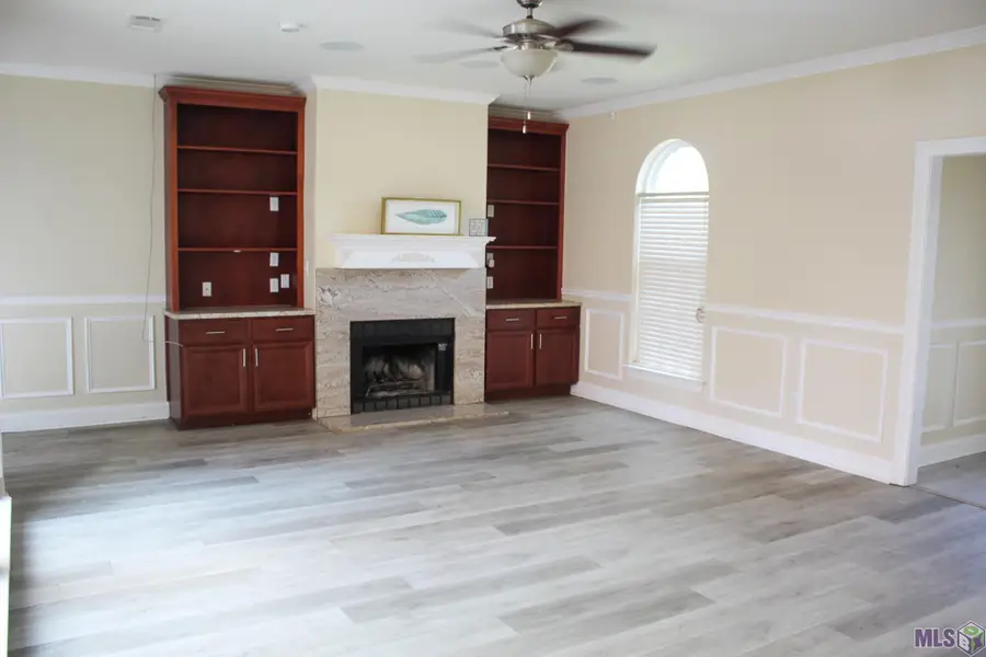 15430 Woodlore Dr, Baton Rouge, LA 70816 - #3