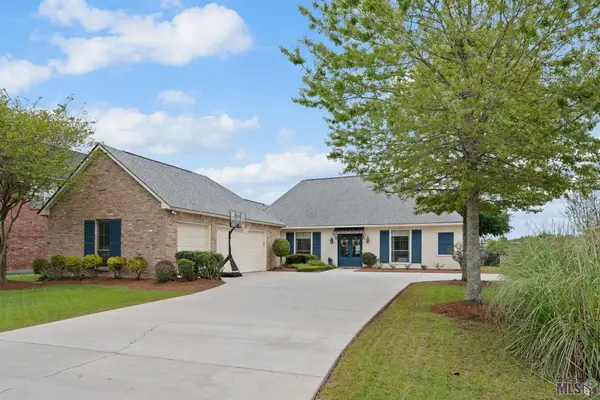 6182 Breeze Point Dr, Gonzales, LA 70737