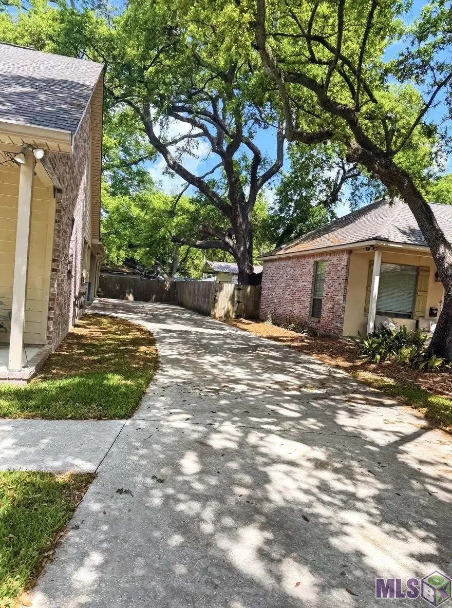 554 Avenue F, Port Allen, LA 70767 - #3