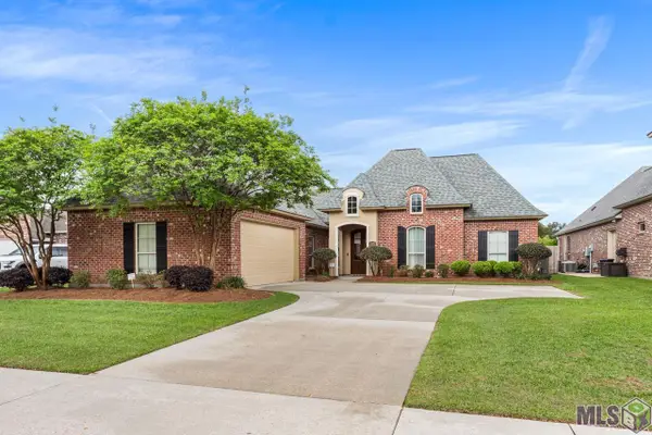 14630 Wisteria Lakes Dr, Central, LA 70818