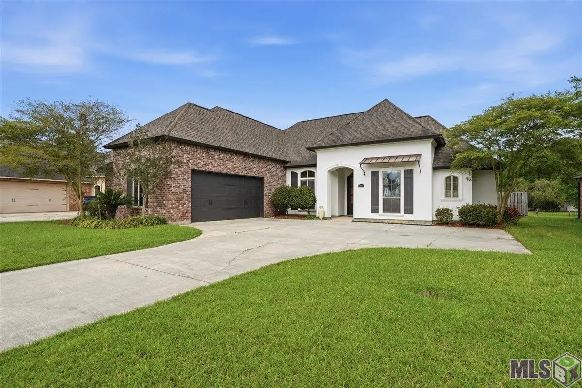 24929 Plantation Lake Ave, Denham Springs, LA 70726 - #1