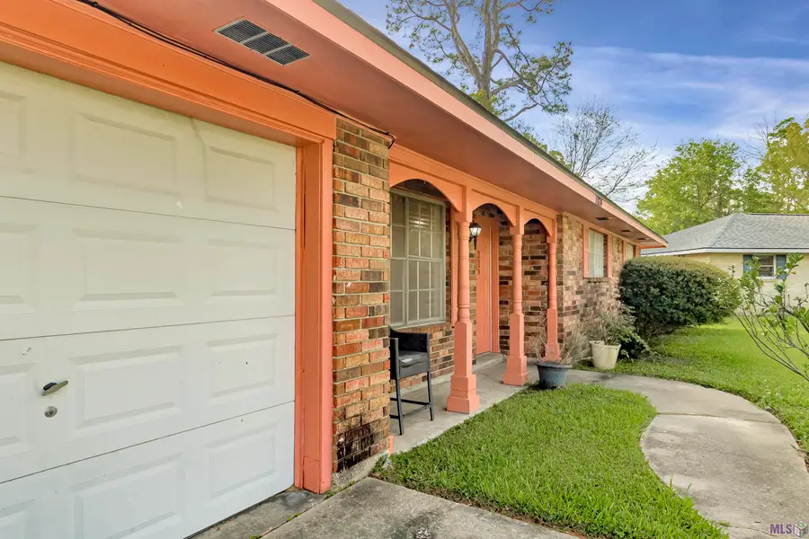 7024 Albatross Dr, Baton Rouge, LA 70811 - #2