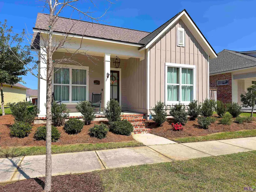 4051 Memorial Square, Zachary, LA 70791 - #2