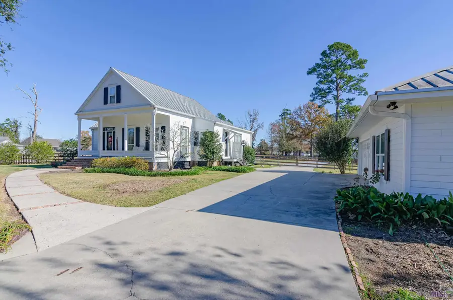 20452 Camille Dr, Springfield, LA 70462 - #2