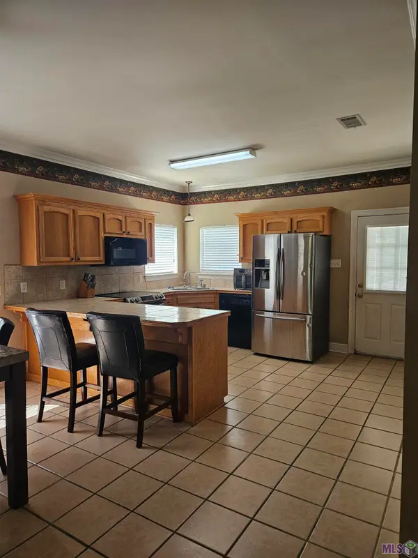 42156 Sandstone Ave, Prairieville, LA 70769