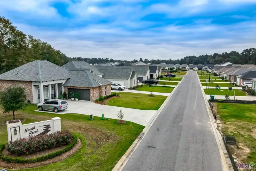 25311 Burlington Dr, Denham Springs, LA 70726 - #2