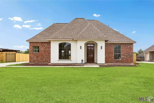 9066 Willow Point Dr, Denham Springs, LA 70726