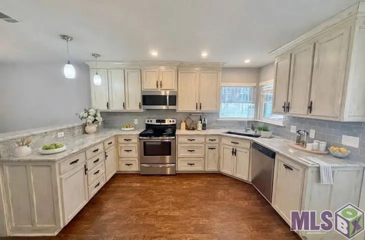 7903 Oakland Dr, Denham Springs, LA 70706 - #2