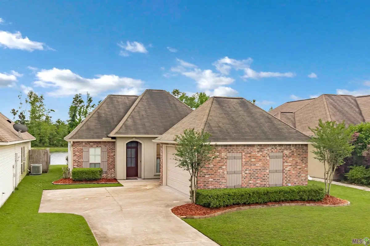 26368 White Lake Ave, Livingston, LA 70754 - #1