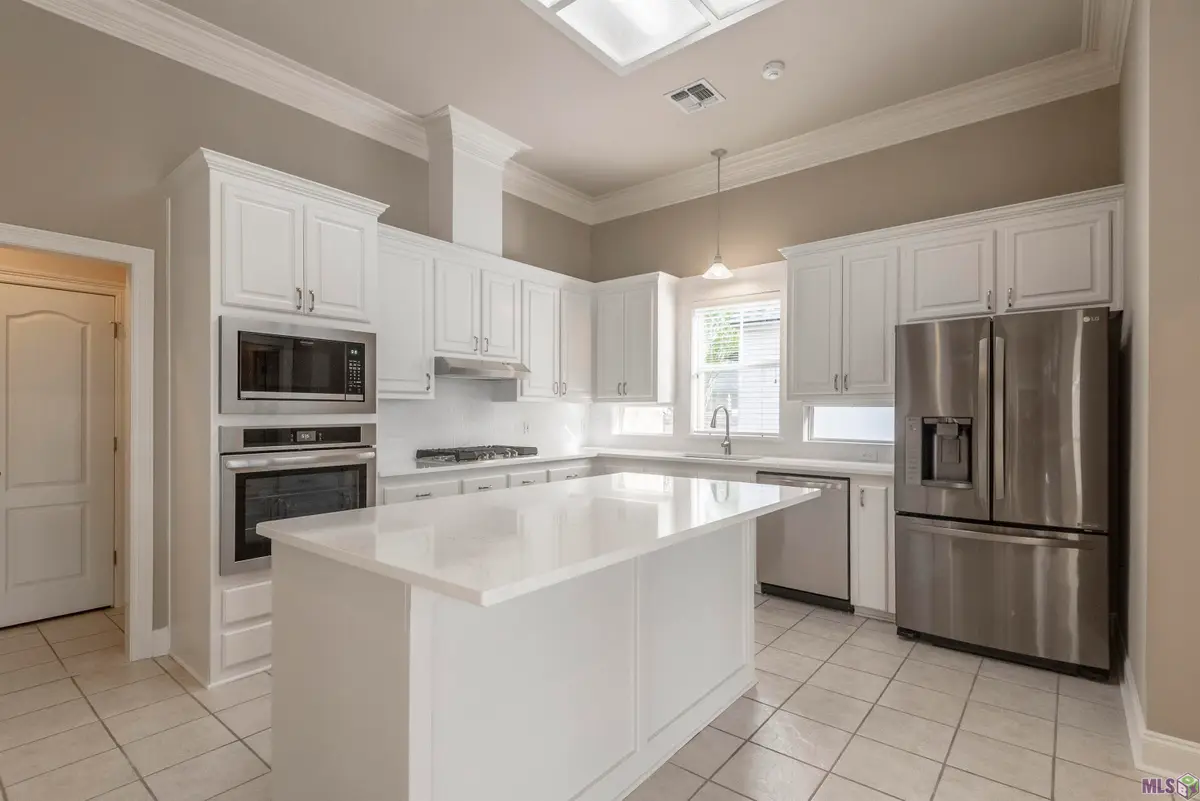 825 Wordsworth Dr, Baton Rouge, LA 70810 - #1