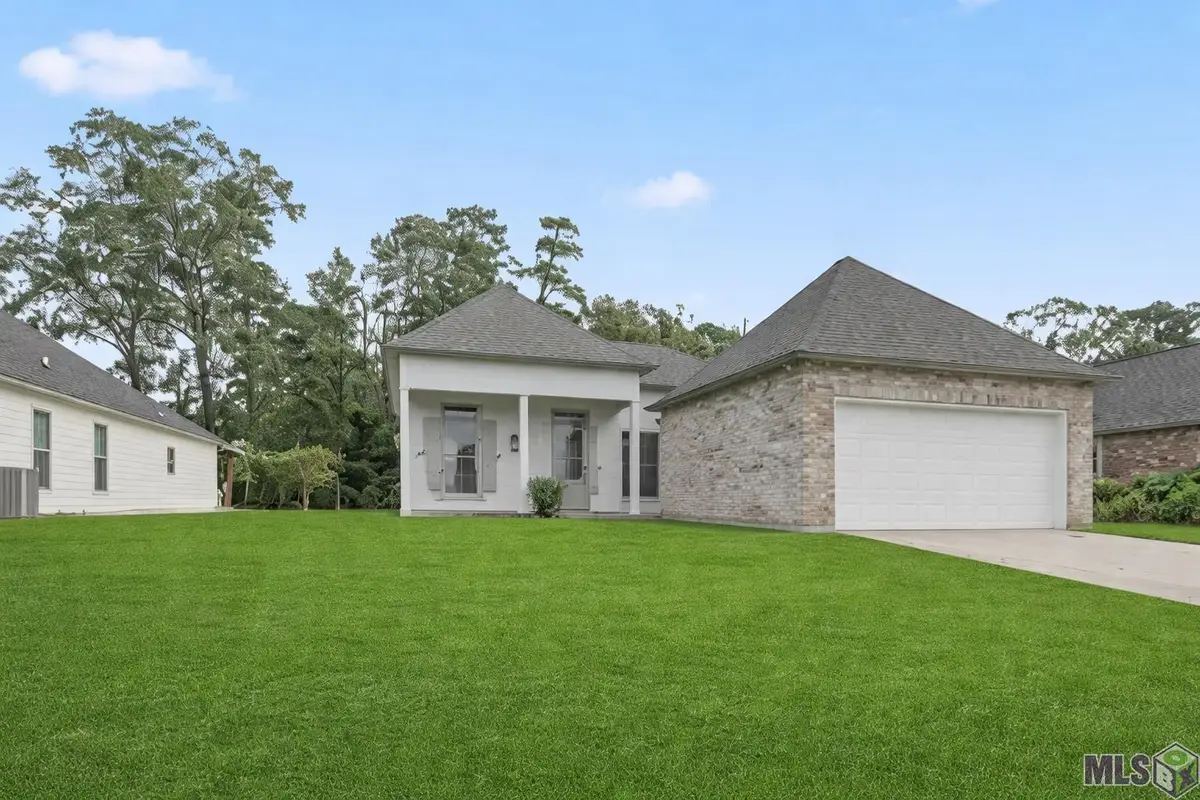 10365 Fountain Ln, Denham Springs, LA 70726 - #1