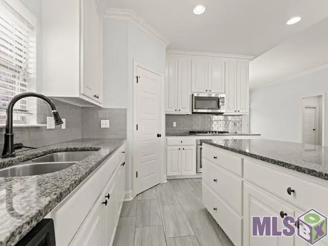 10365 Fountain Ln, Denham Springs, LA 70726 - #2