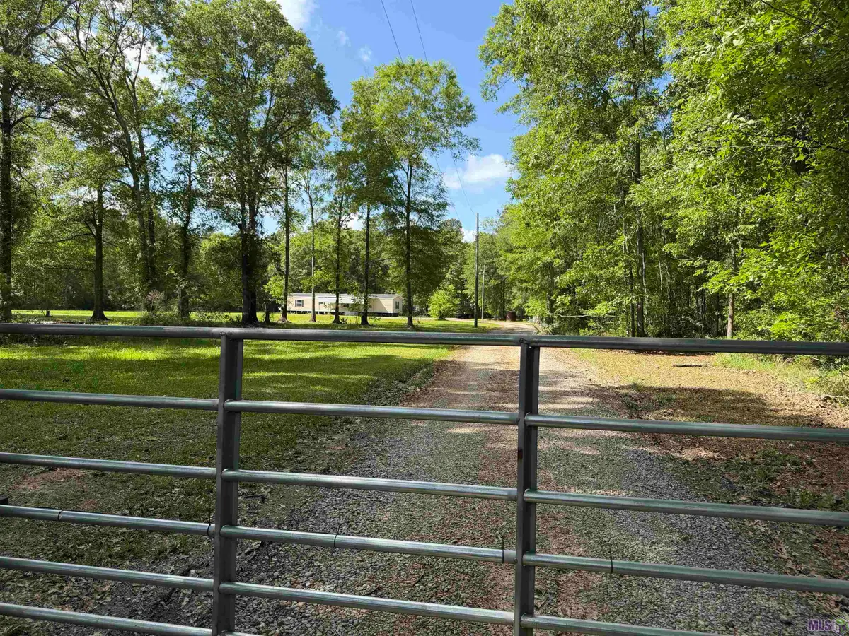 17635 Melancon Rd, Livingston, LA 70754 - #1