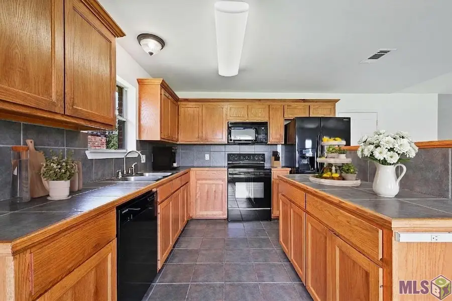 23857 Rosemont Dr, Denham Springs, LA 70726 - #3