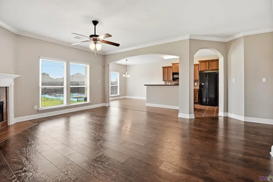 23261 Conifer Dr, Denham Springs, LA 70726 - #3