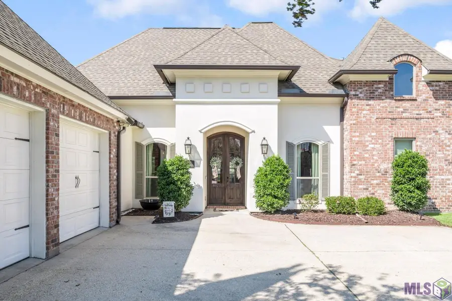 9327 Villa Crossing Dr, Greenwell Springs, LA 70739 - #2