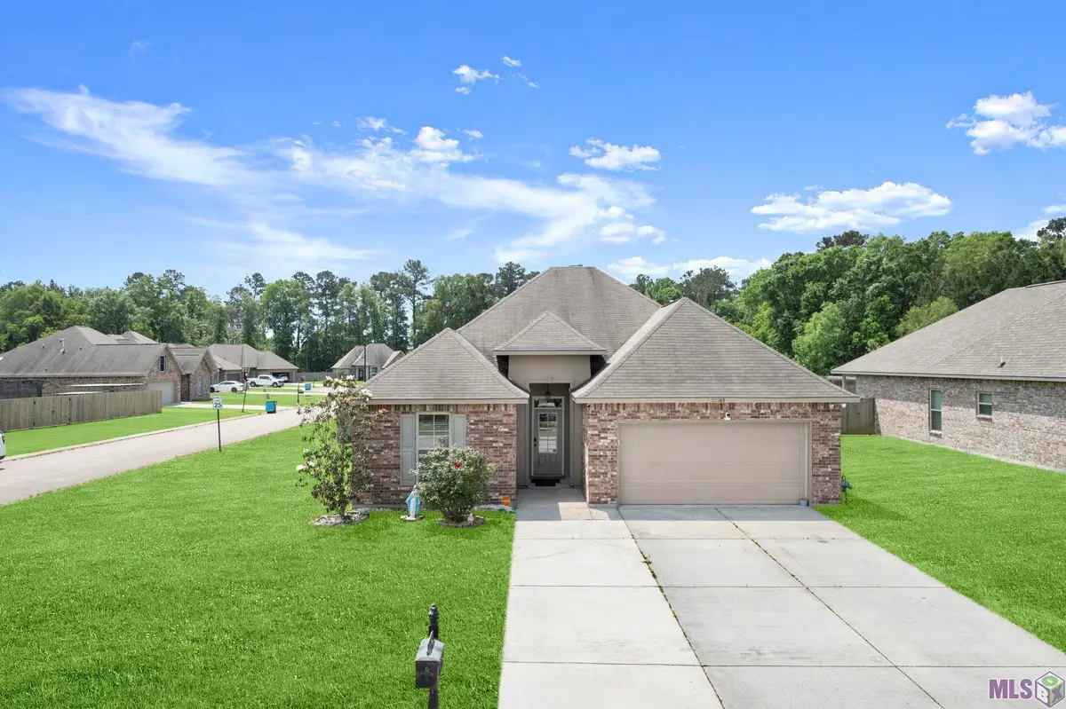 23369 Mango Dr, Denham Springs, LA 70726 - #1
