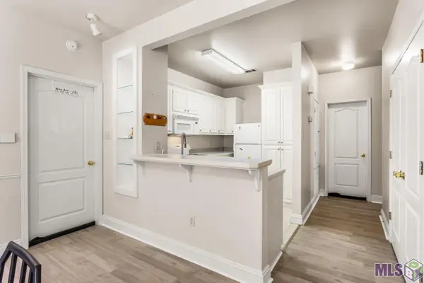 5141 Nicholson Dr #B49, Baton Rouge, LA 70820