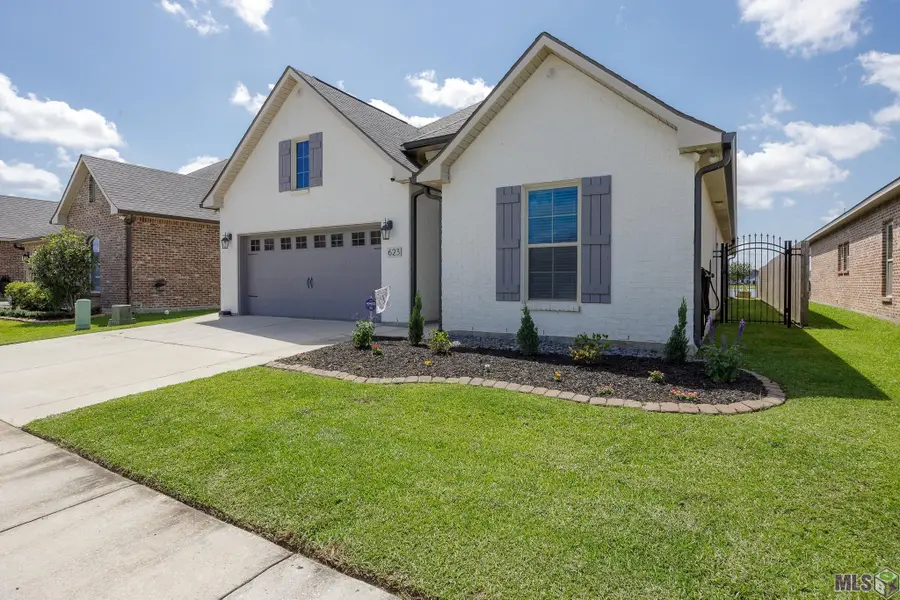 623 Beaumont Dr, Gonzales, LA 70737 - #2