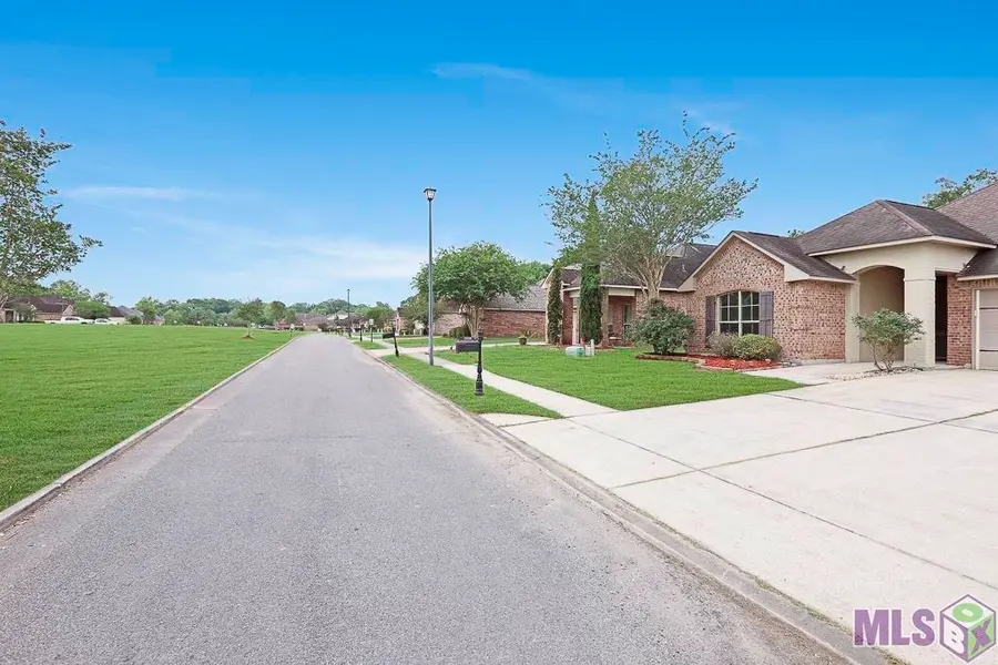 10328 Montrachet Dr, Baton Rouge, LA 70817 - #3