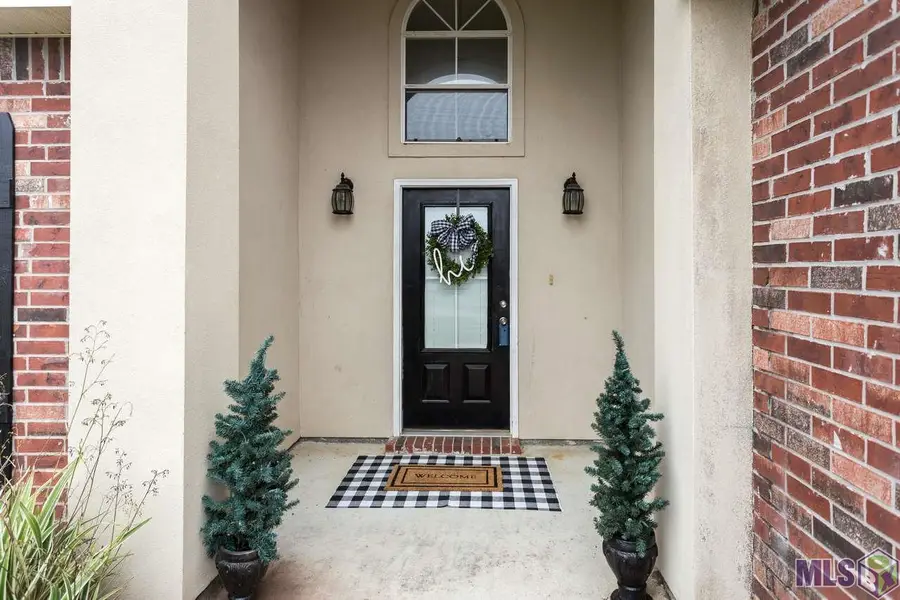 23879 Southpoint Dr, Denham Springs, LA 70726 - #2