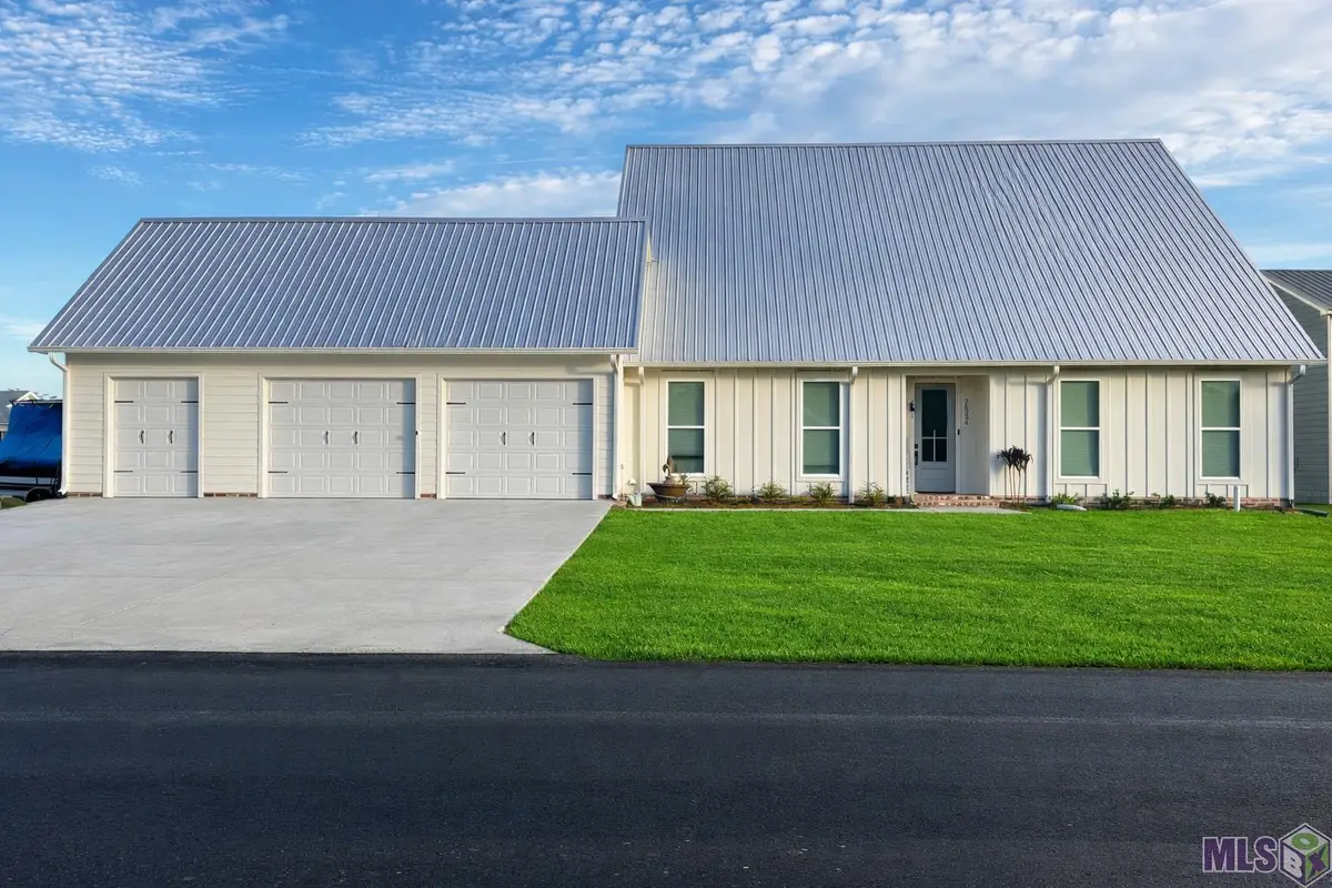 26234 Riverscape Dr, Springfield, LA 70462 - #1